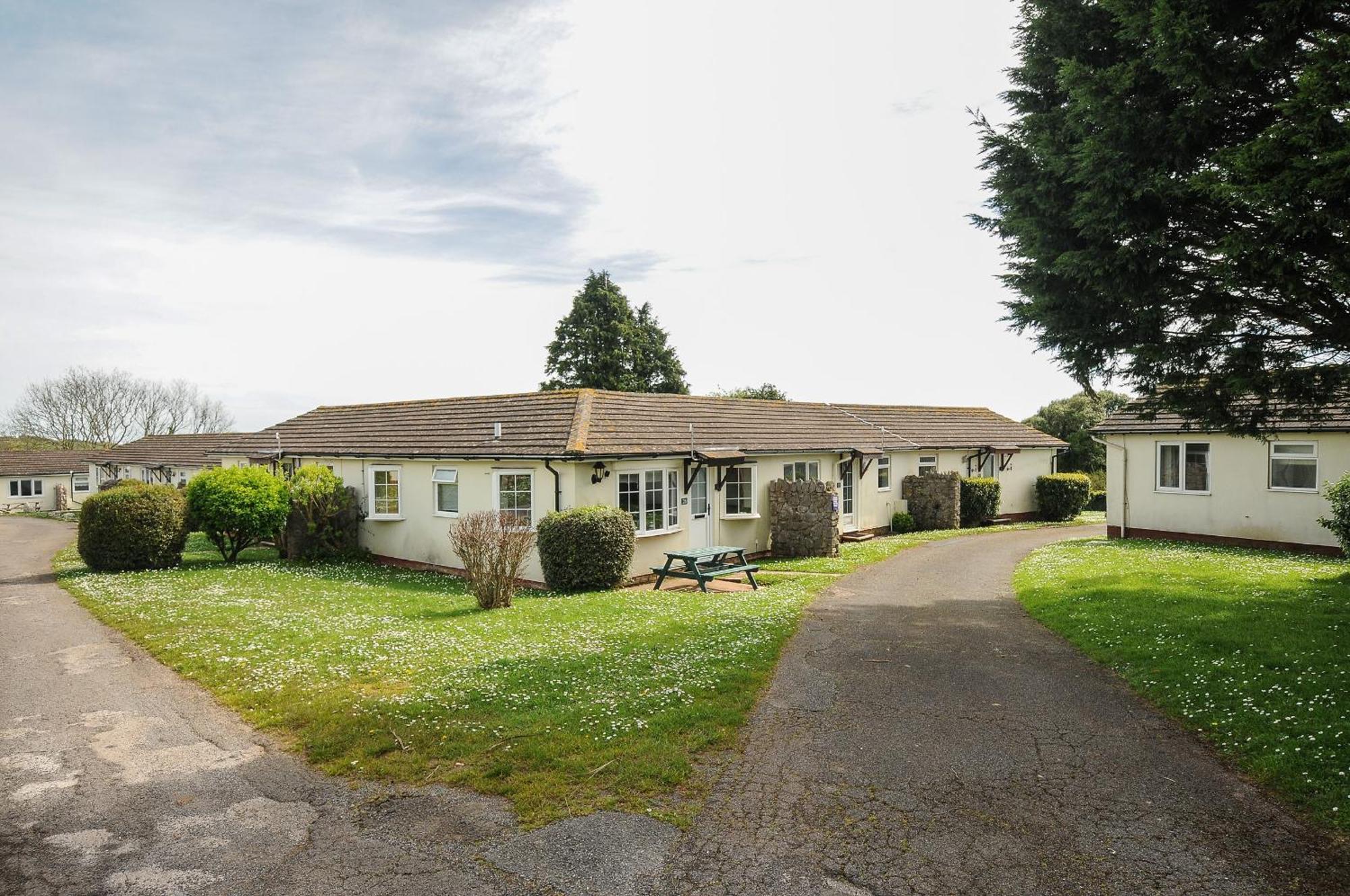 Tb Chalet T2 At Landscove Holiday Park Brixham Exterior photo